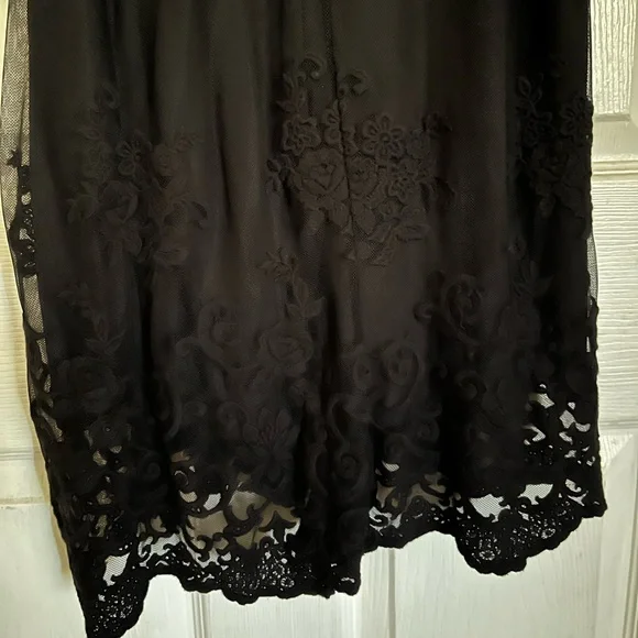 Romped - Picture 4 of 5